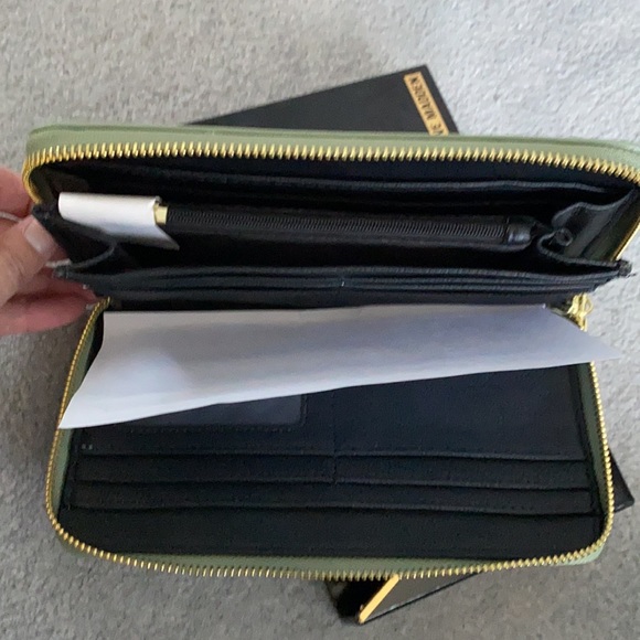 Steve Madden wristlet wallet - Picture 2 of 3